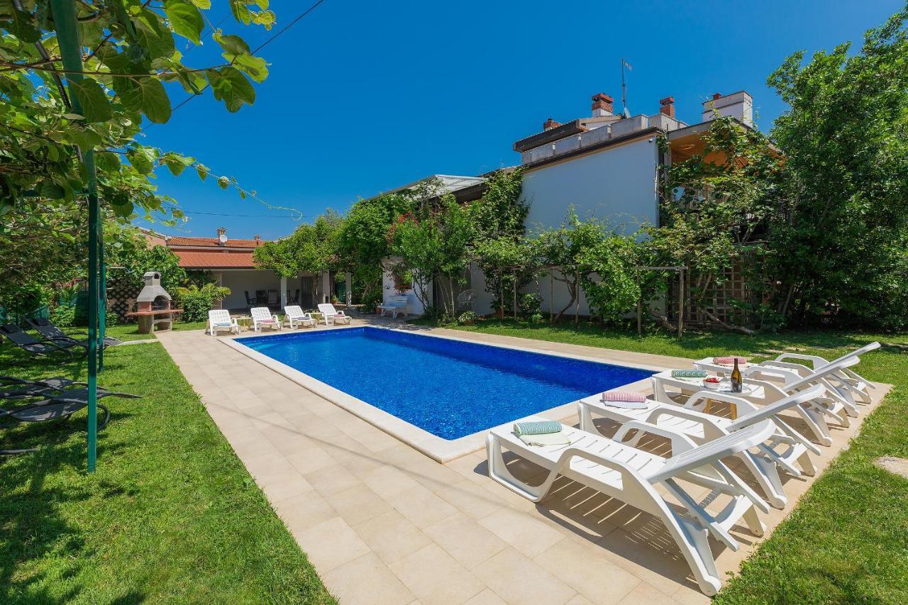 Villa Toni Umag Bagian luar foto