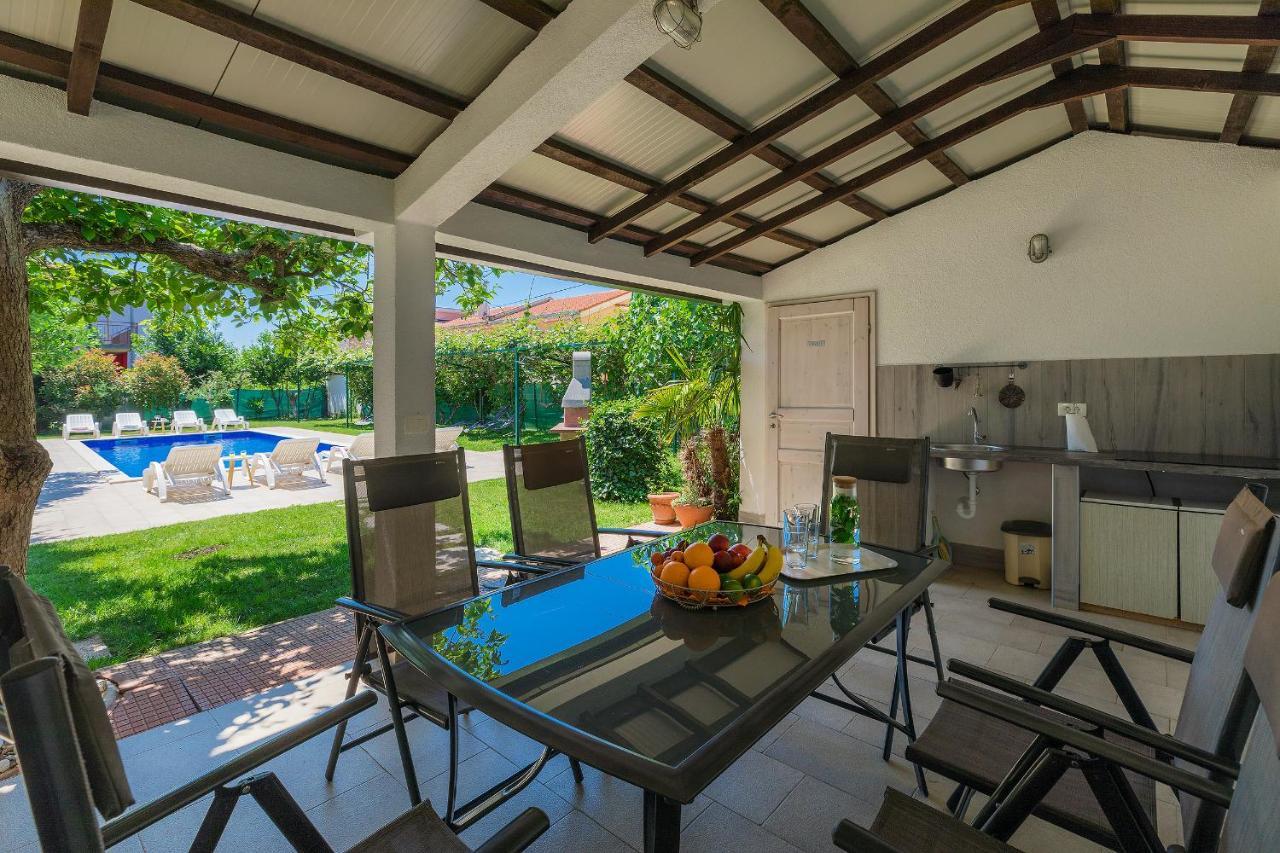 Villa Toni Umag Bagian luar foto