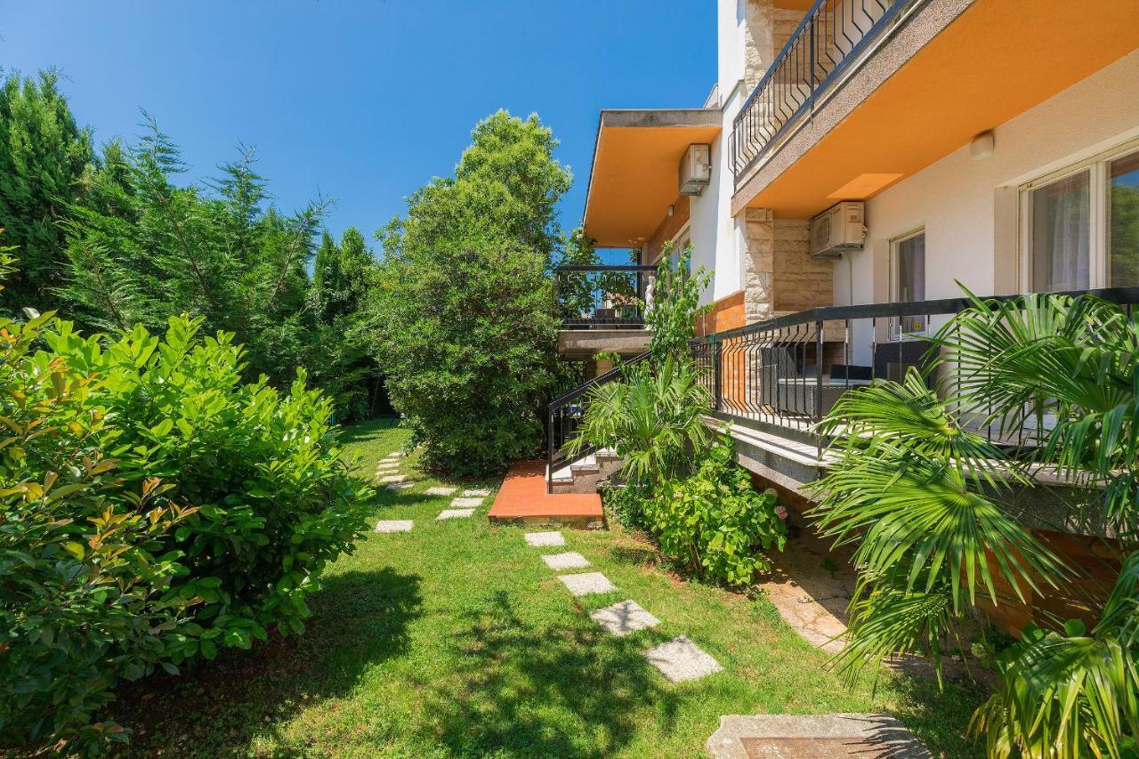 Villa Toni Umag Bagian luar foto