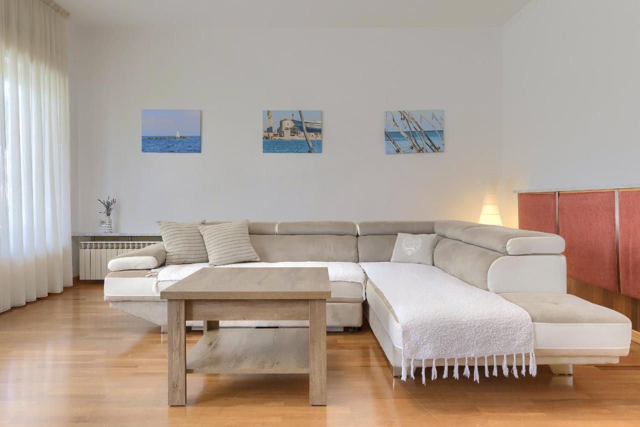 Villa Toni Umag Bagian luar foto