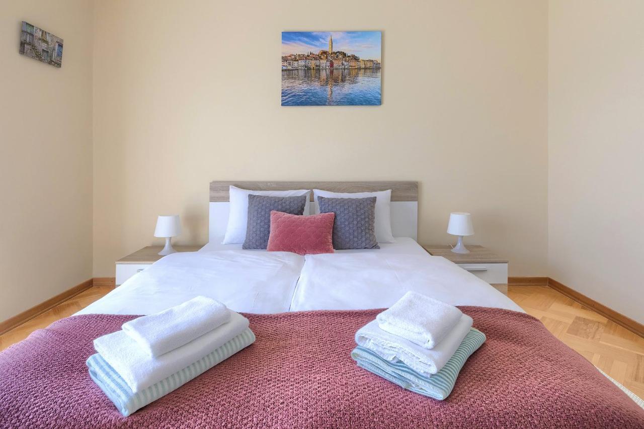 Villa Toni Umag Bagian luar foto
